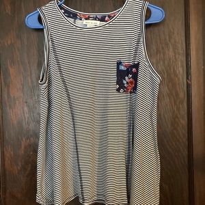 NWOT Belle du Jour Sleeveless summer top, size large